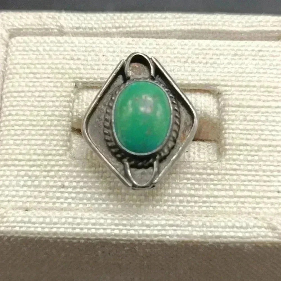 Sterling Silver and Green Turquoise Ring - Picture 1 of 2